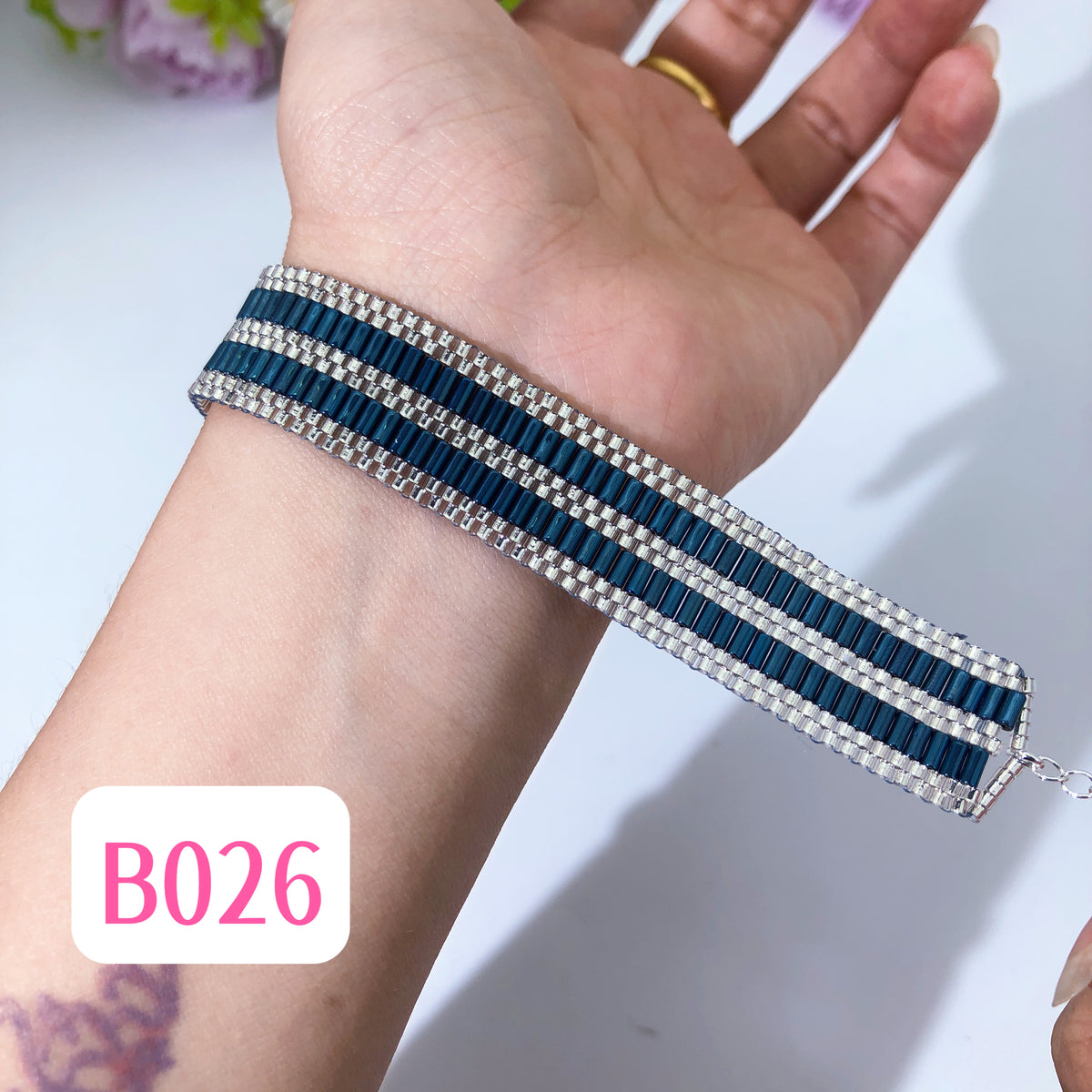 #B026 Bracelets and Kits